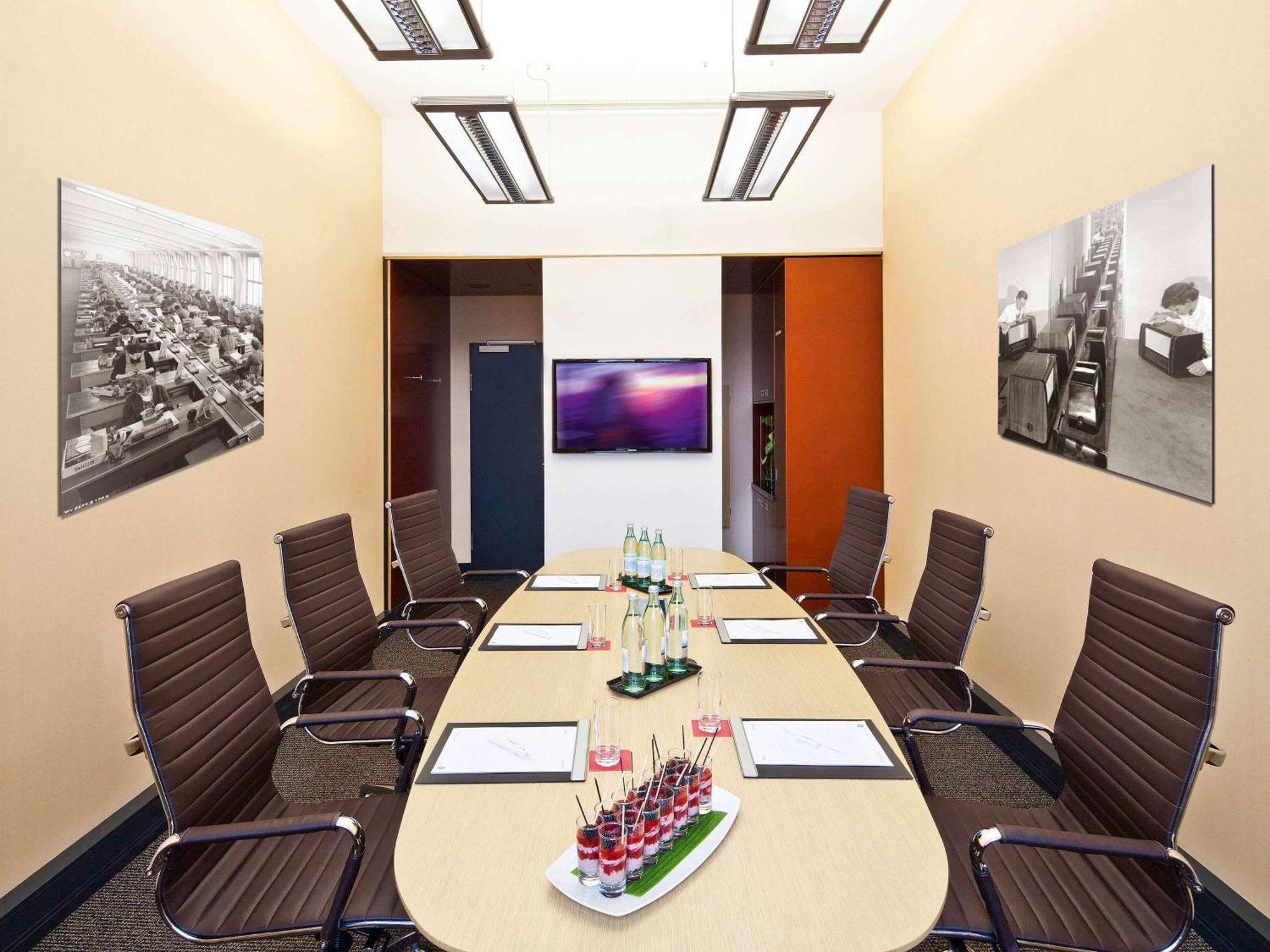 Moevenpick Hotel Berlin Am Potsdamer Platz Esterno foto